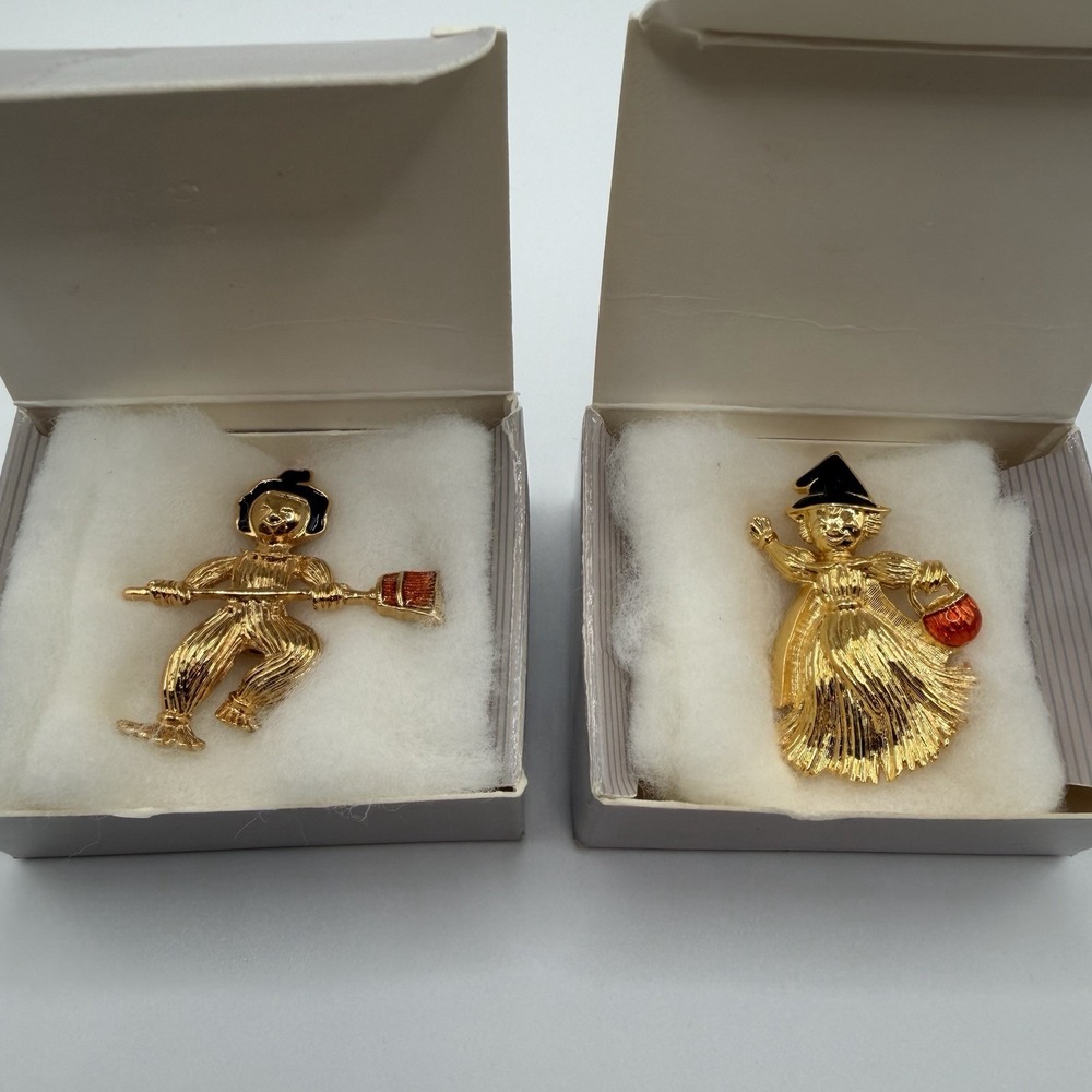 Vintage 1992 Avon Scarecrow Pin Boy Girl Pair NOS NIB Fall Halloween Brooch Set